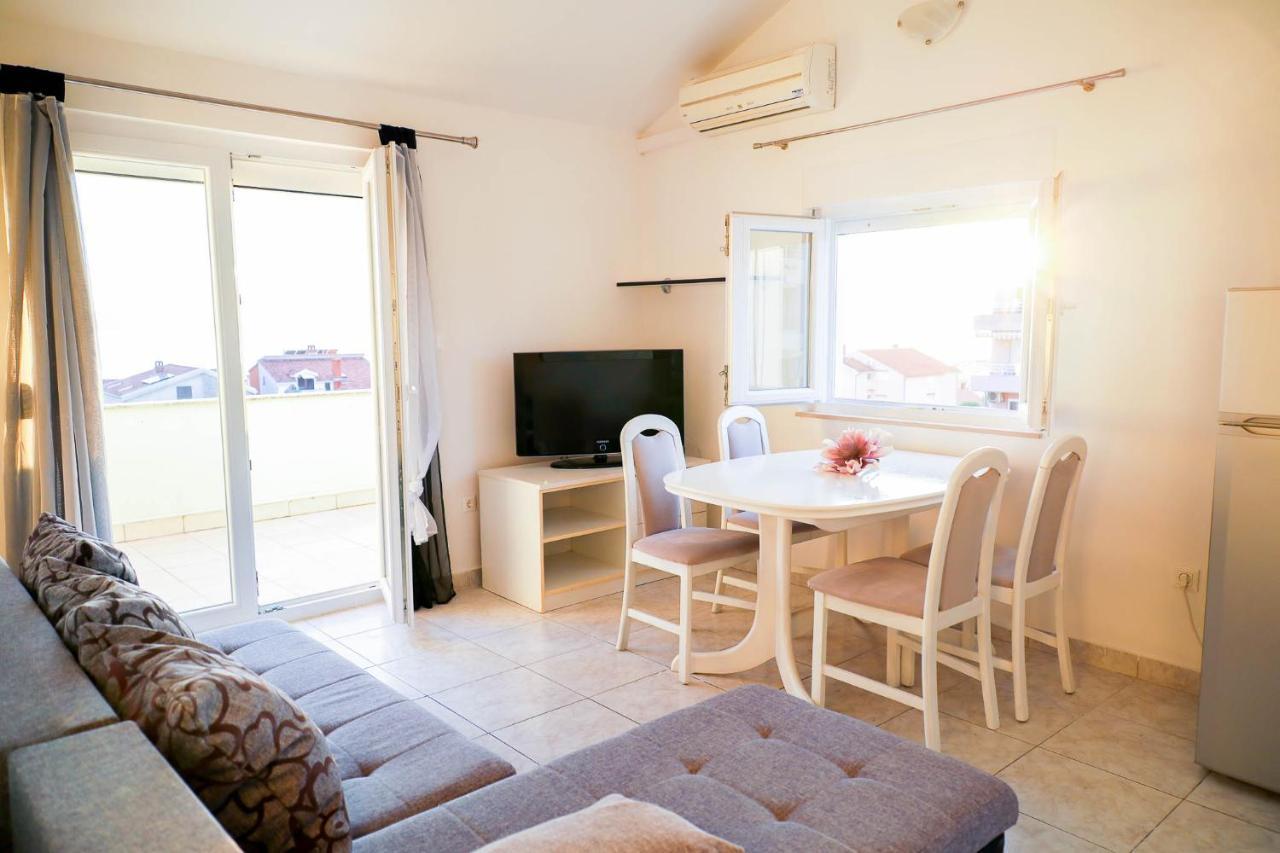 The Florens Residence Near The Beach With The Pool, Bbq And Kids Playground, Zadar Diklo Luaran gambar