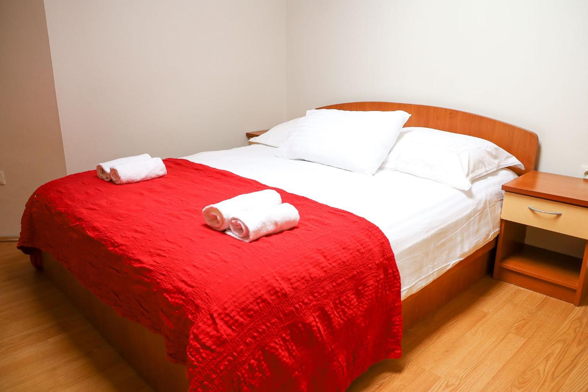 The Florens Residence Near The Beach With The Pool, Bbq And Kids Playground, Zadar Diklo Bilik gambar