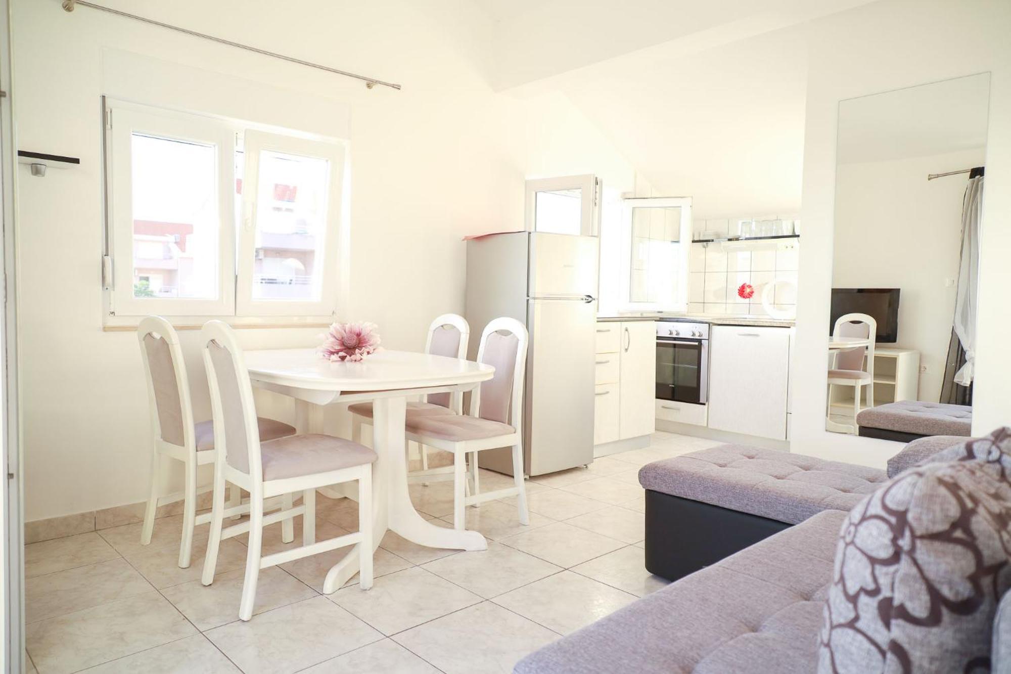 The Florens Residence Near The Beach With The Pool, Bbq And Kids Playground, Zadar Diklo Bilik gambar